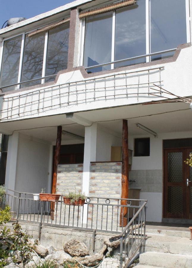 Pataki Studios Petrovac Extérieur photo