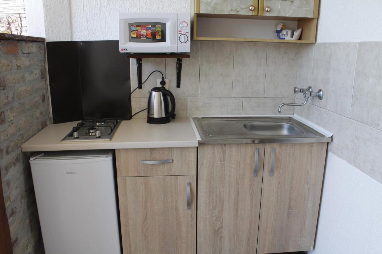 Pataki Studios Petrovac Extérieur photo