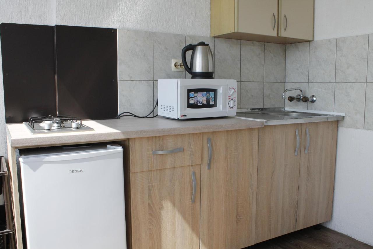 Pataki Studios Petrovac Extérieur photo